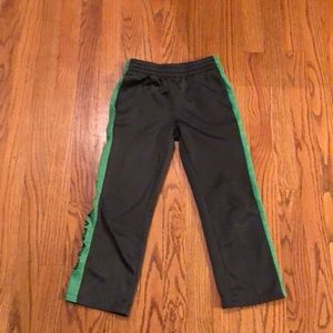 Boys Sz 6 Under Armour Pants